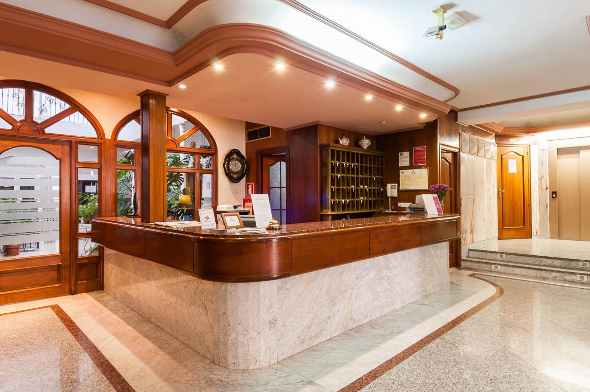 Hotel Victoria Linares  Esterno foto