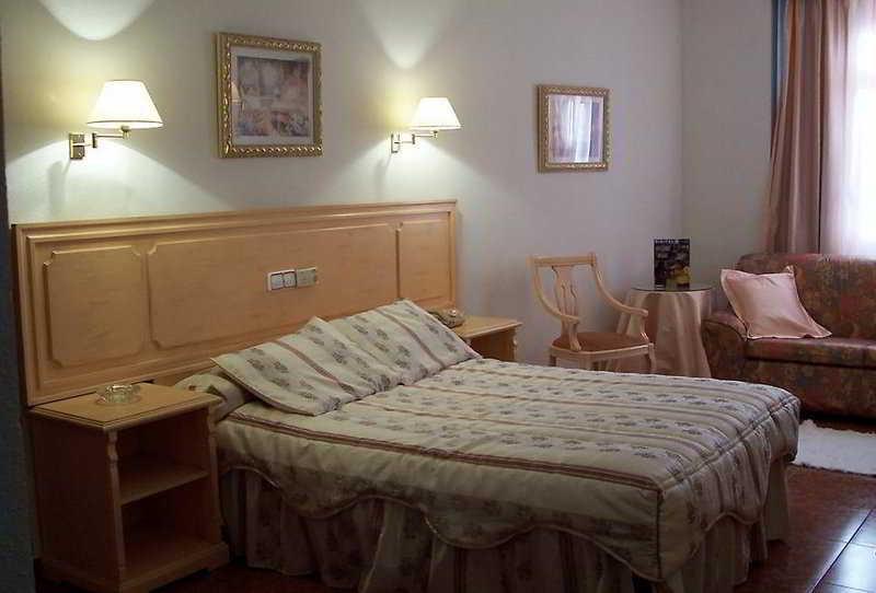 Hotel Victoria Linares  Esterno foto